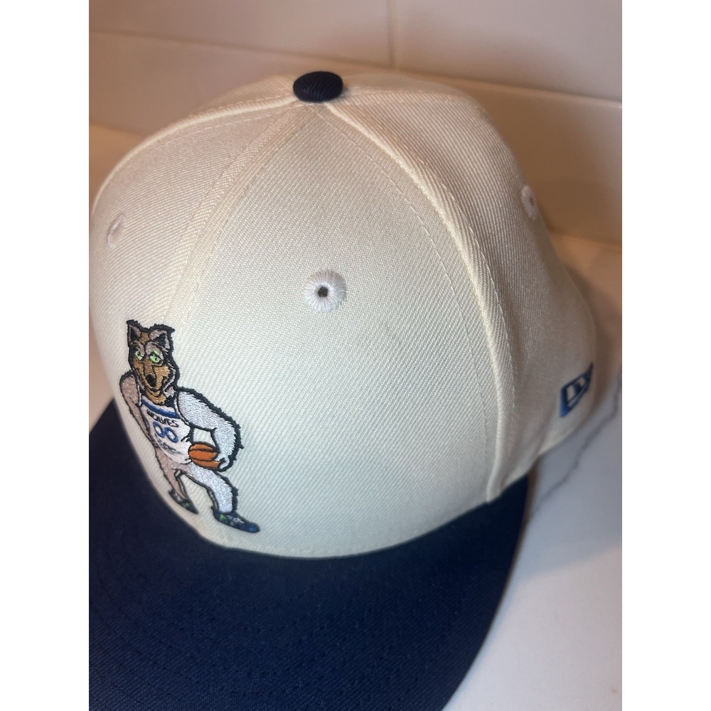 Minnesota Timberwolves Mascot 59FIFTY Fitted Size 7 1/8 56.8 Cm - Picture 4 of 9